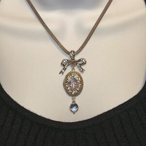 Sweet Romance Majesty Locket Pin/Pendant w/ Chain